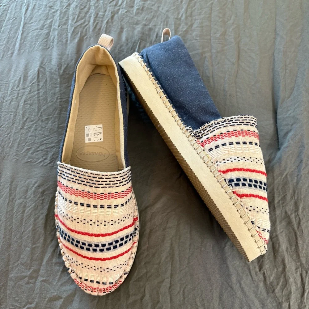 Havaianas Classic Flatform Espadrilles. Size 9.